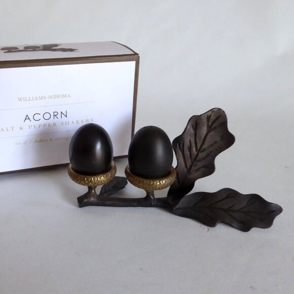 NEW WILLIAM SONOMA ANTIQUED BRASS ACORN BRANCH METAL SALT & PEPPER SHAKER SET - Picture 1 of 16